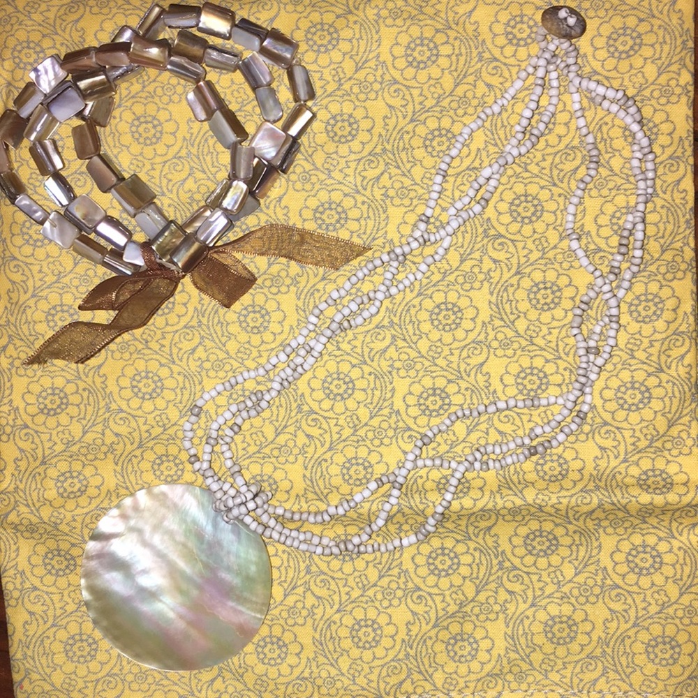 Cute shell like necklace and bracelet Set